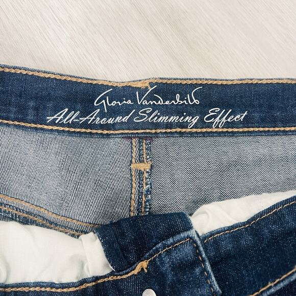 Gloria Vanderbilt All Around Slimming Effect Jean Amanda Shorts Blue- No Tag - Picture 3 of 8